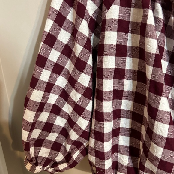 Checkered forever 21 burgundy and white off shoulder crop.  Elastic hem - Picture 5 of 7